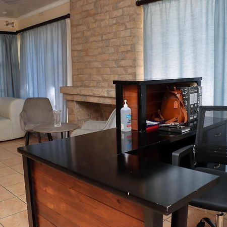 The Hill Bed And Breakfast Francistown Exterior photo
